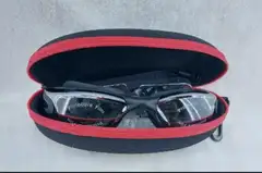 Swimming goggles