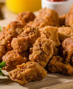 CHICKEN POPS(Kiddies meals)
with reg chips + 500ml soda