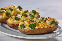 Farmers Style Potatoes with Cheese & Veggies