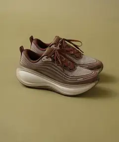 Nike Vomero Plus sneakers