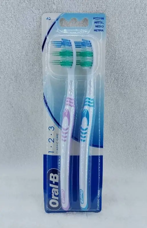 Oral -B 1.2.3 Classic Care Medium Toothbrush