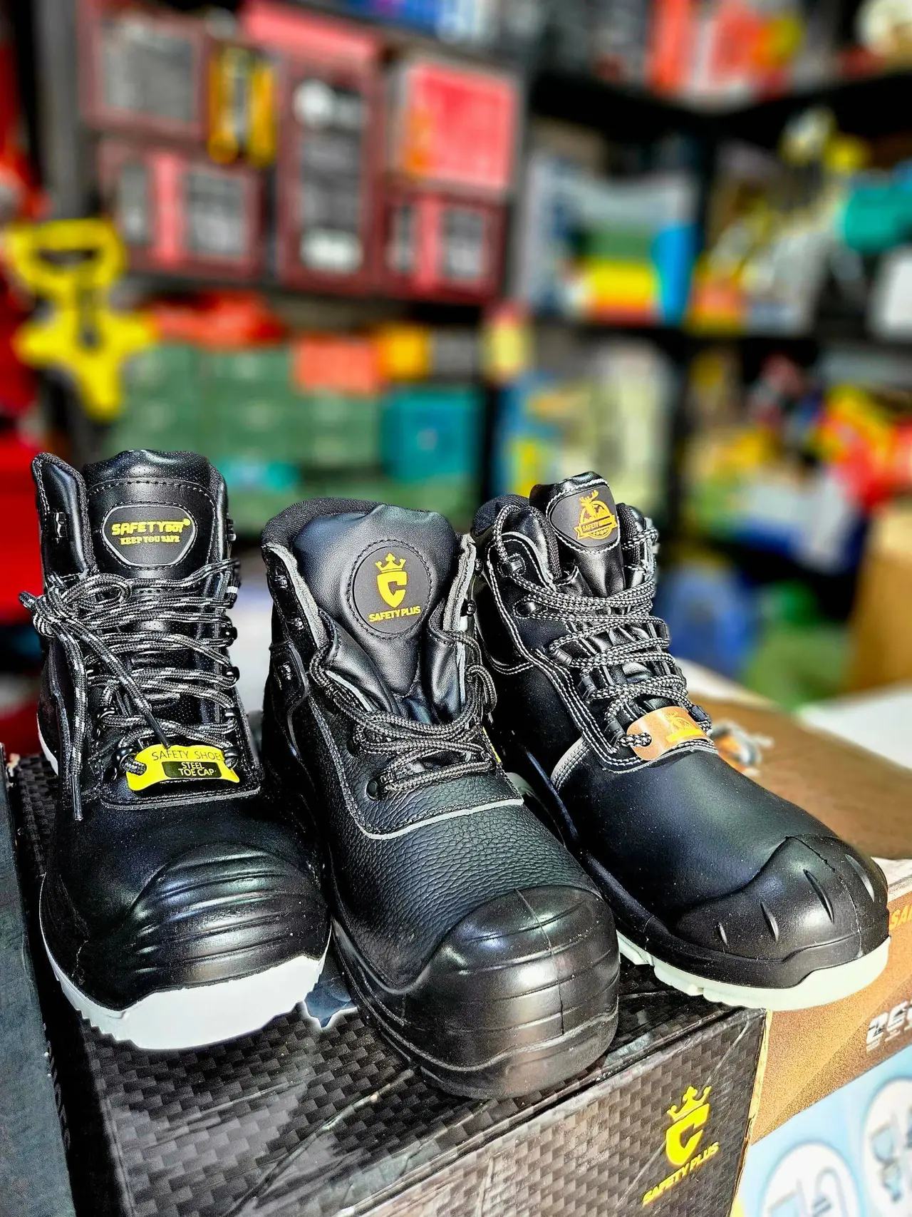 Safety shoes