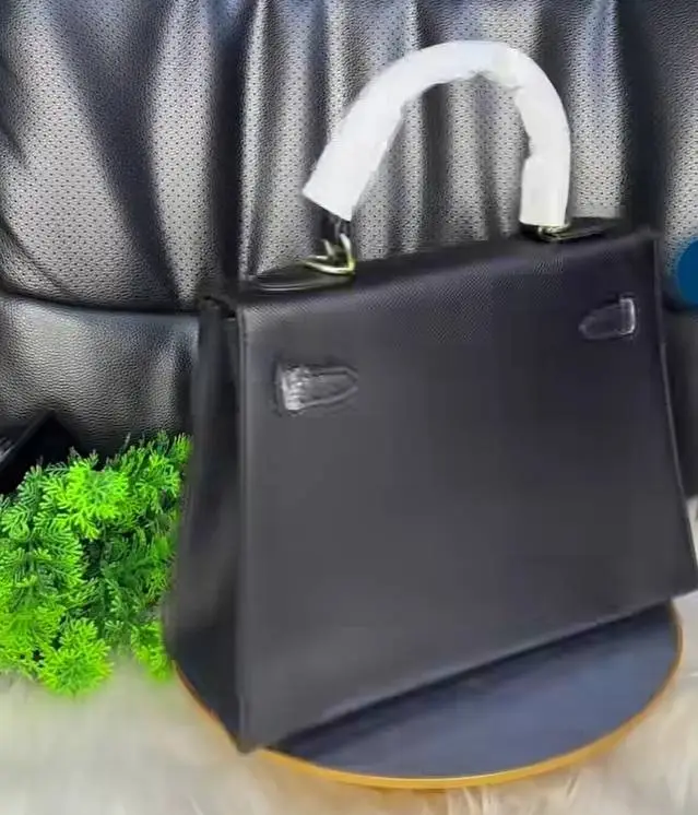 Hand bag
